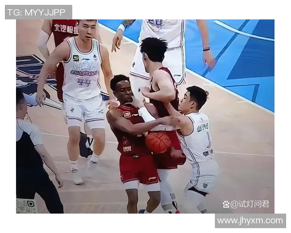 北卡与杜克篮球对决结果揭晓谁在这场激烈比赛中胜出 北卡与杜克篮球对决结果揭晓谁在这场激烈比赛中胜出