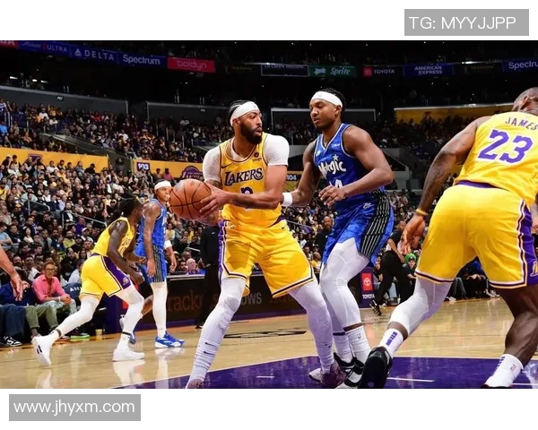 卡特与湖人拉杆对决的精彩瞬间与篮球传奇的交汇 卡特与湖人拉杆对决的精彩瞬间与篮球传奇的交汇