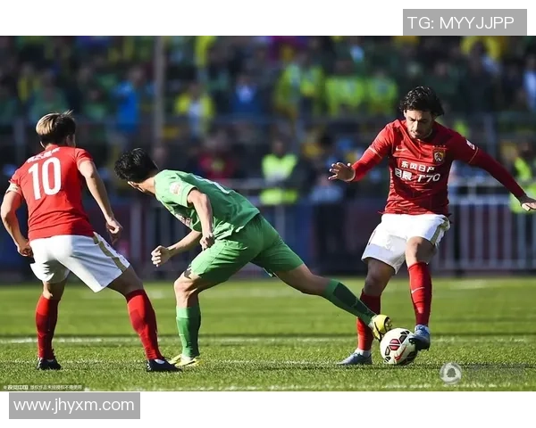 国安与鲁能激战正酣文字直播全程回顾精彩瞬间与赛场动态